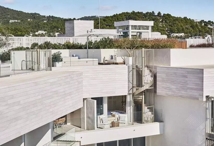 سوییت جونیور, Nobu Hotel Ibiza Bay
