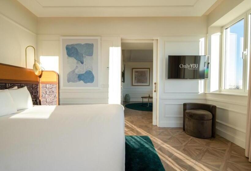جناح جونيور مطل على المدينة, Only You Hotel Valencia
