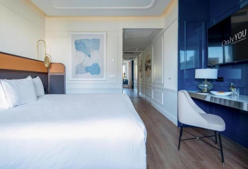 غرفة بريميوم مطلة على المدينة, Only You Hotel Valencia