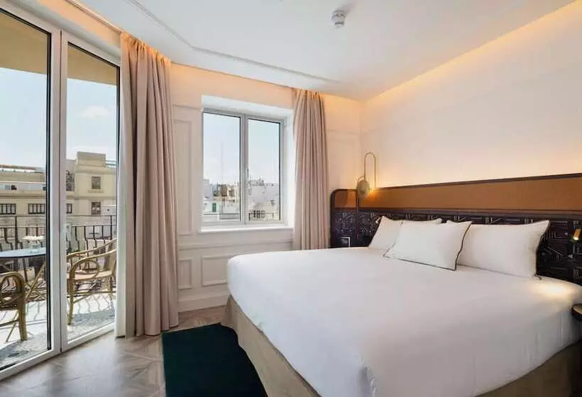 سوئیت جونیور پریمیوم, Only You Hotel Valencia