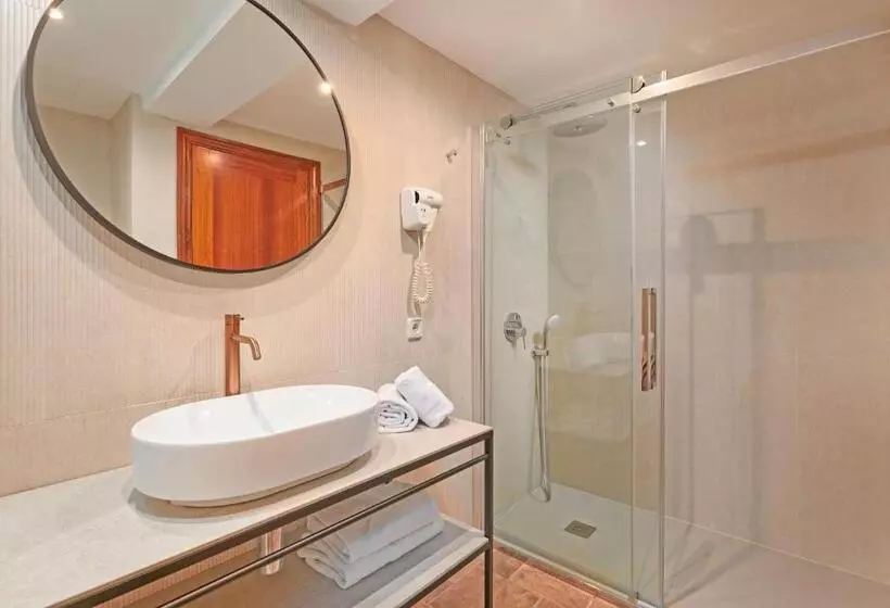 استودیوی استاندارد, Grupotel Nilo & Spa