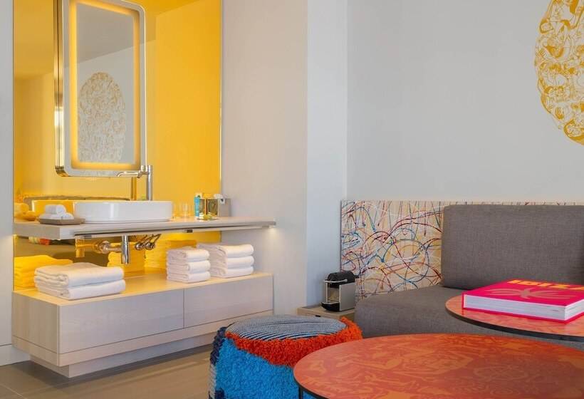 Номер Стандарт Двуспальная Кровать Вид на Город, W Ibiza