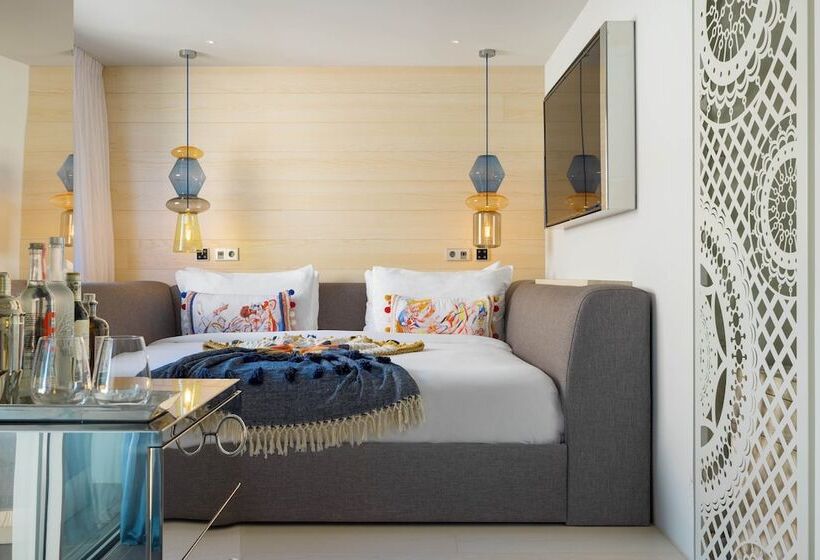 Номер Стандарт Двуспальная Кровать Вид на Город, W Ibiza