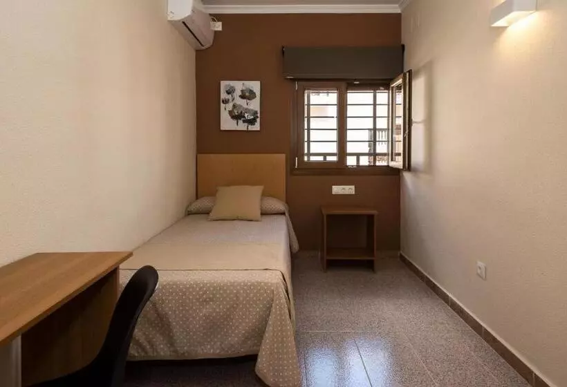 اتاق استاندارد یک نفره, H. Ciudad De Lepe
