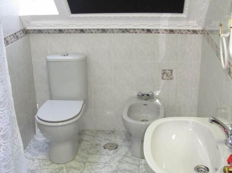 غرفة قياسية رباعية, Antoyana