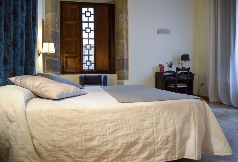 غرفة قياسية مطلة على الجبل, Cardenal Ram