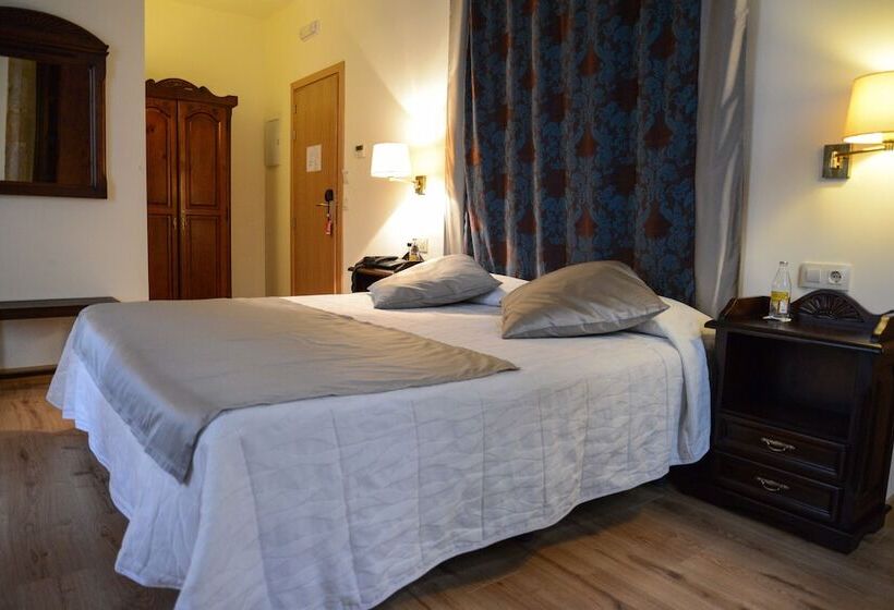 غرفة قياسية, Cardenal Ram