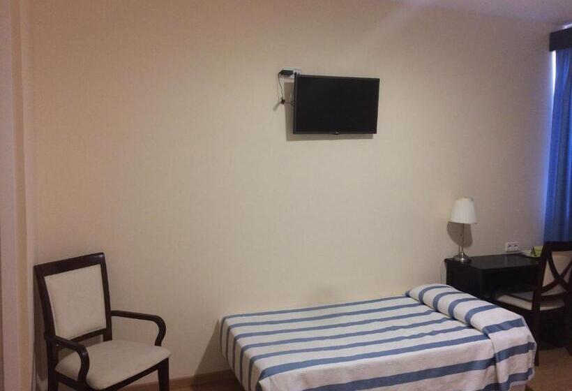 Номер Стандарт Трехместный, Castillo