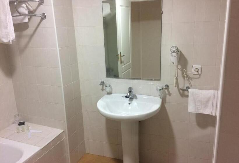 Номер Стандарт Трехместный, Castillo