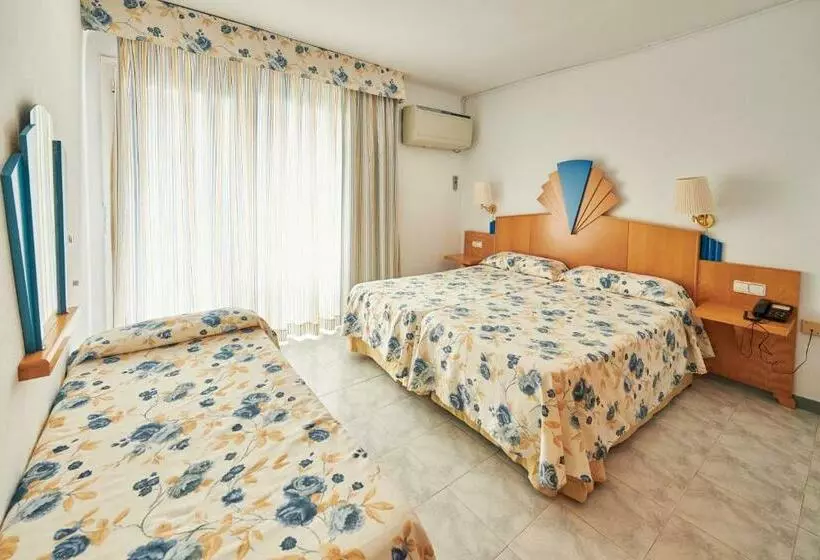 Quarto Triplo Standart Vista Mar, Checkin Blanes