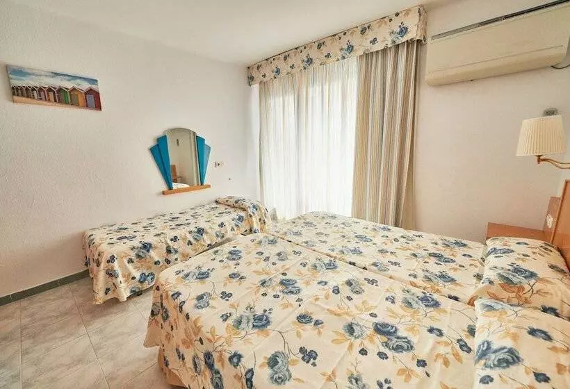 Quarto Triplo Standart Vista Mar, Checkin Blanes