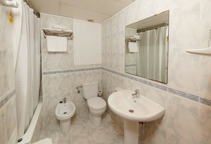 Triple Room Sea View, Checkin Blanes