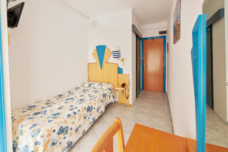 标准单人间, Checkin Blanes