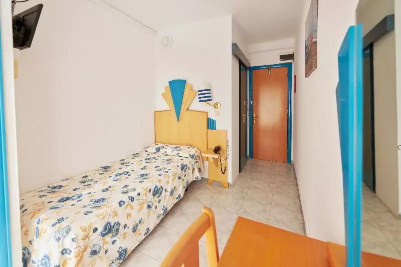 Quarto standart individual, Checkin Blanes