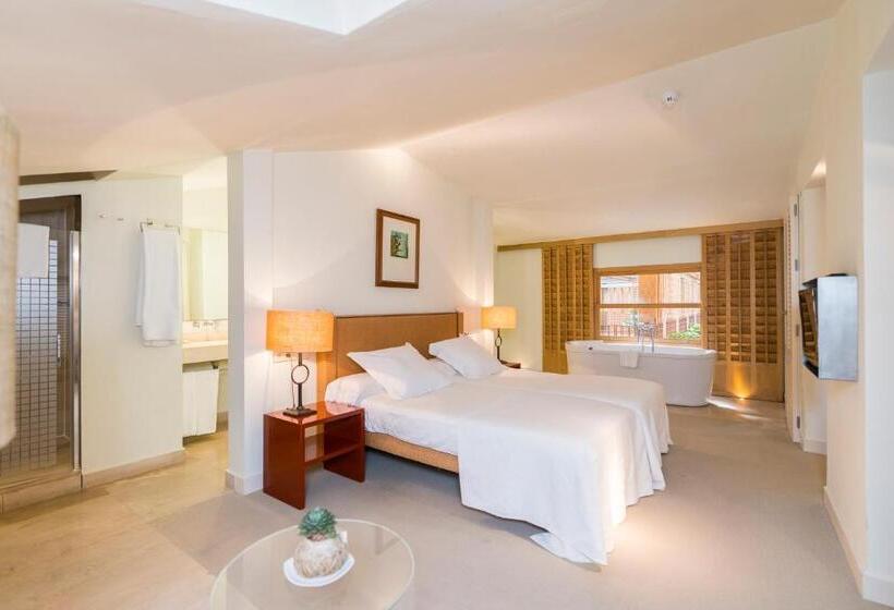 סוויטת ג'וניור, Mim Sotogrande