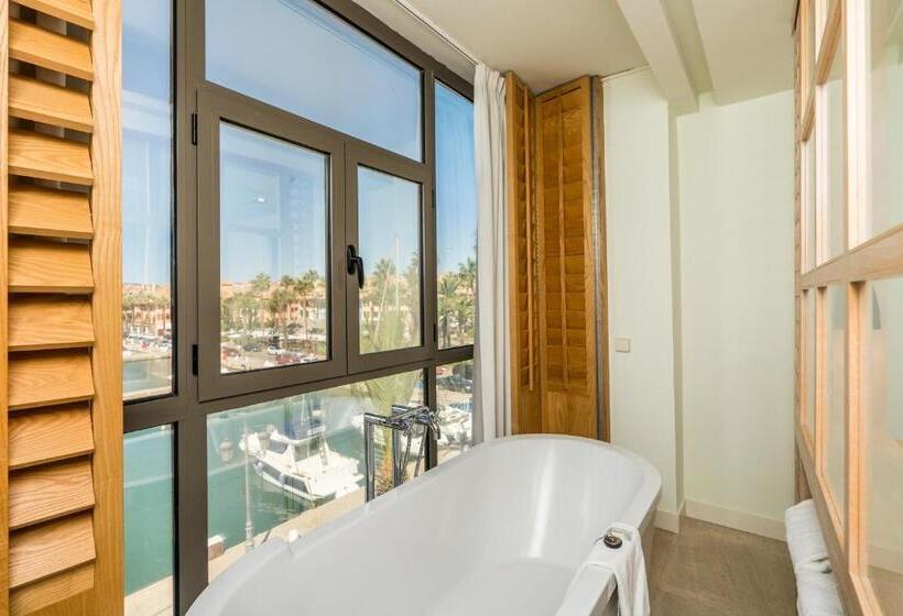 חדר דלוקס, Mim Sotogrande