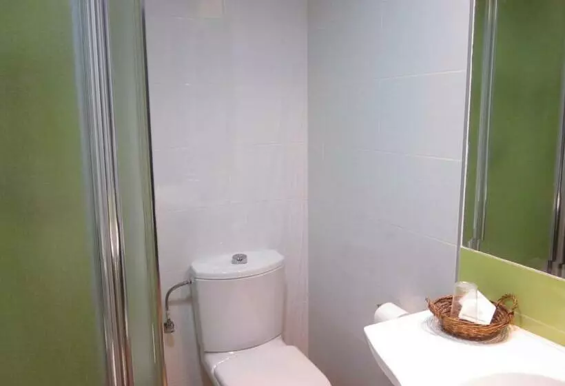 Chambre Standard, Elena María