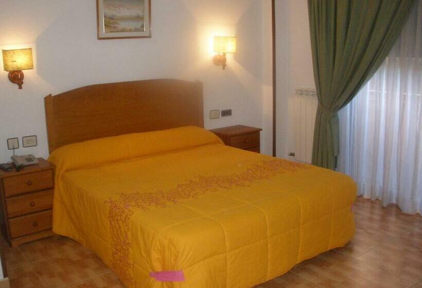 اتاق استاندارد, Elena María