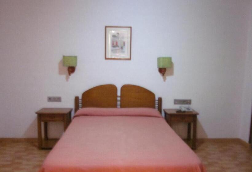 اتاق استاندارد, Elena María