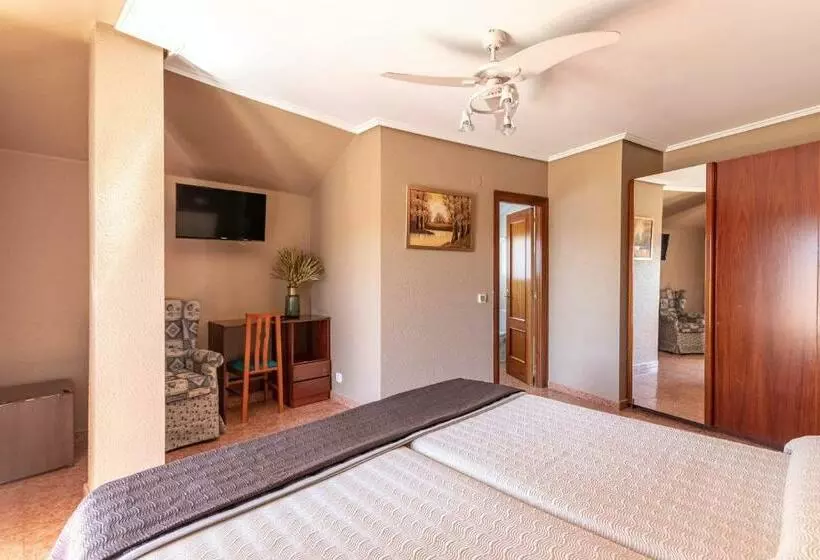 Standard Room, Gala