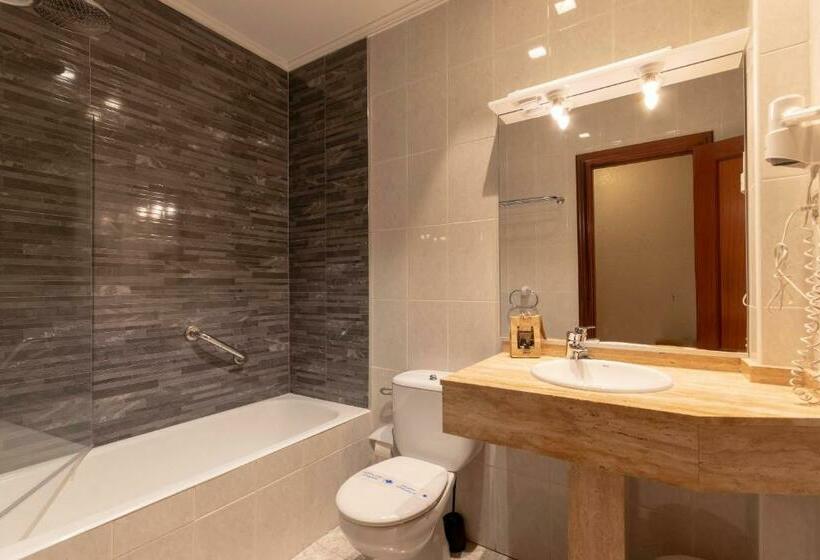 اتاق استاندارد سه نفره, Gala