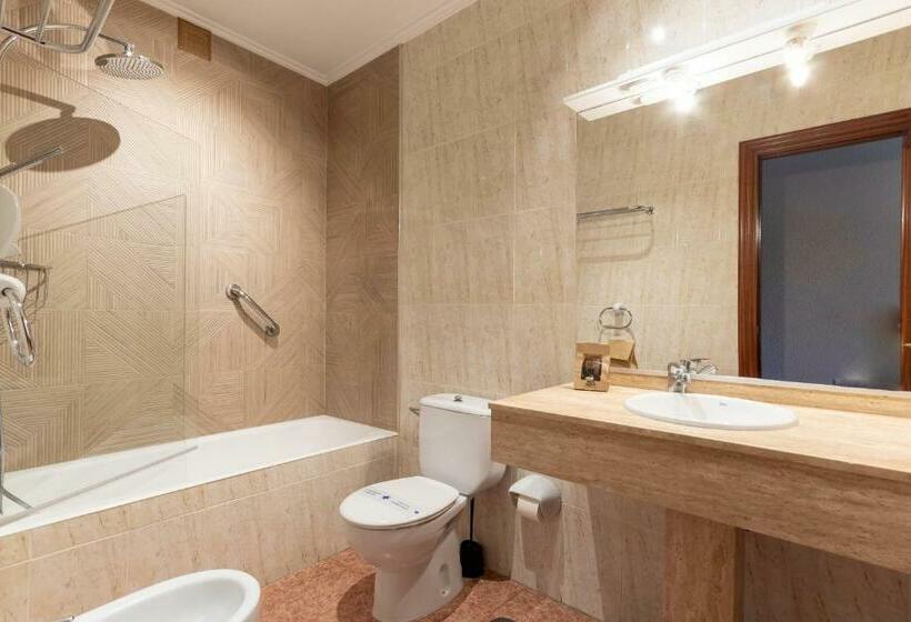 اتاق استاندارد سه نفره, Gala