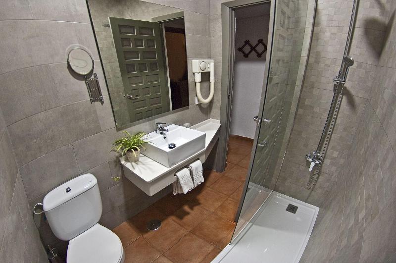 חדר סטנדרט לשלושה, Galaroza Sierra