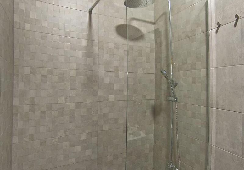 חדר סטנדרט לשלושה, Galaroza Sierra