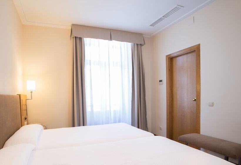 اتاق استاندارد سه نفره, Inglaterra