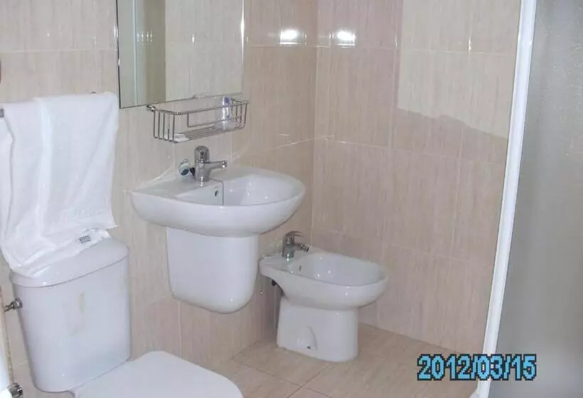 Chambre Standard Individuelle, La Duquesa