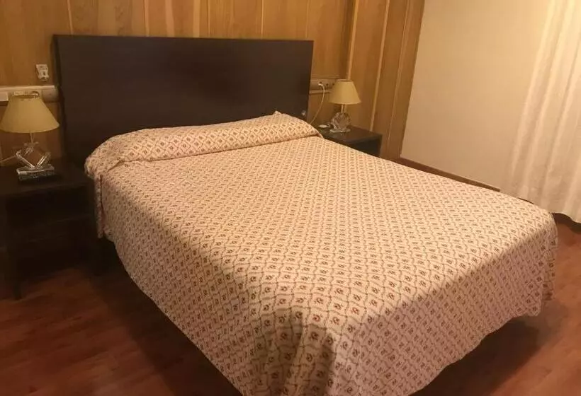 Chambre Standard Individuelle, La Duquesa
