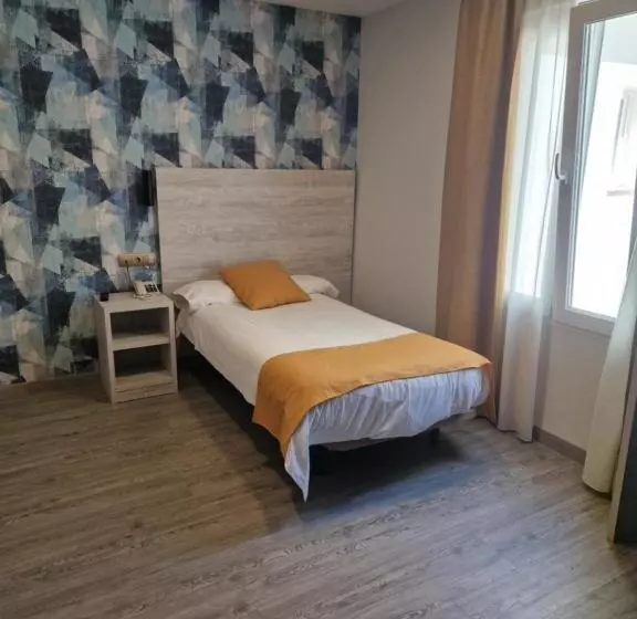 Chambre Standard Individuelle, La Duquesa