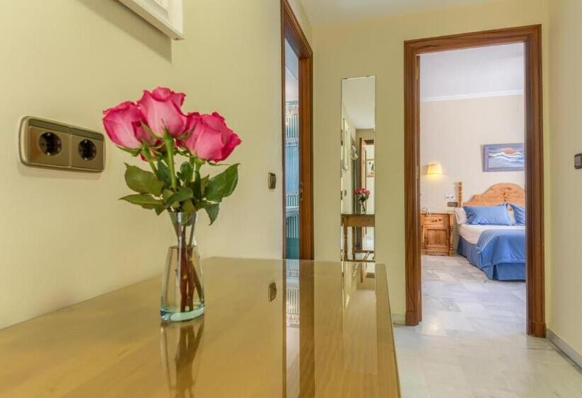 标准四人间共用浴室, La Española