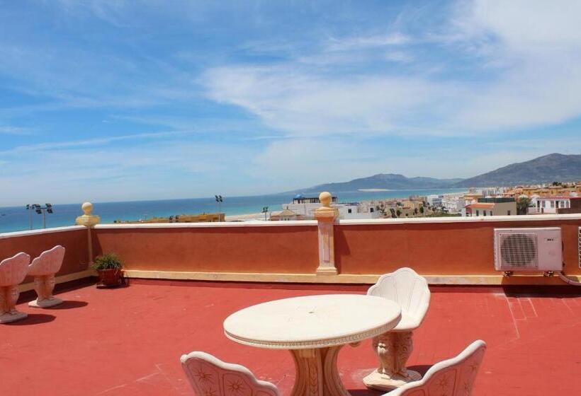 اتاق استاندارد یک نفره, La Mirada