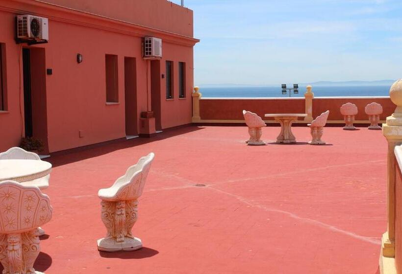 اتاق استاندارد یک نفره, La Mirada