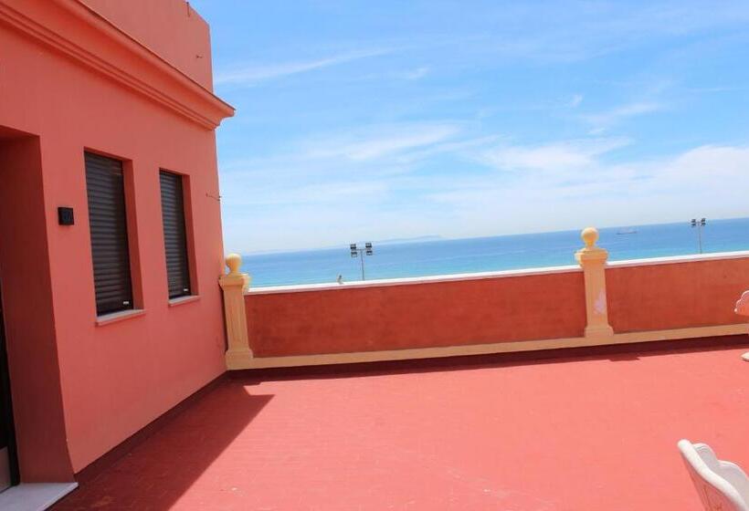 اتاق استاندارد یک نفره, La Mirada