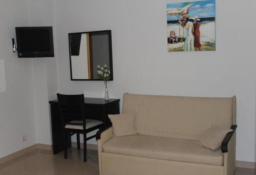 اتاق استاندارد, La Mirada