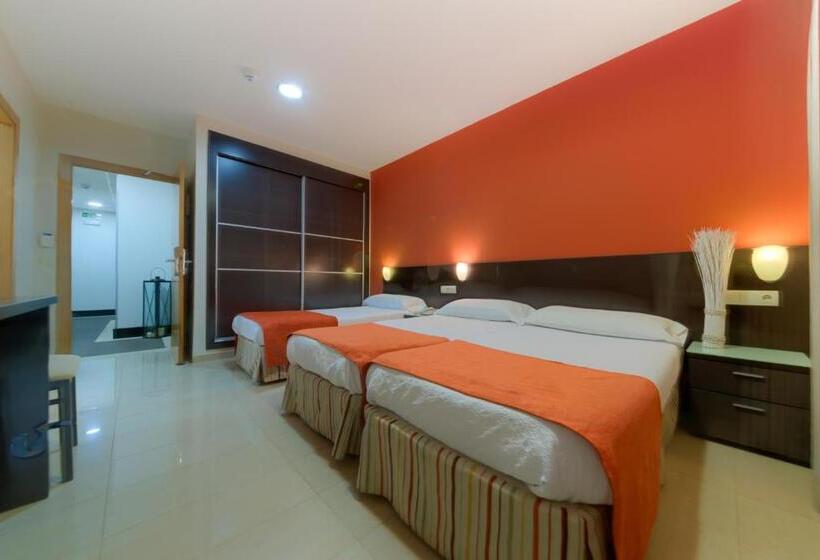 اتاق استاندارد سه نفره, La Mirada