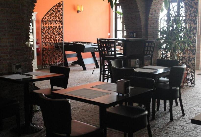 اتاق استاندارد یک نفره, La Mirada