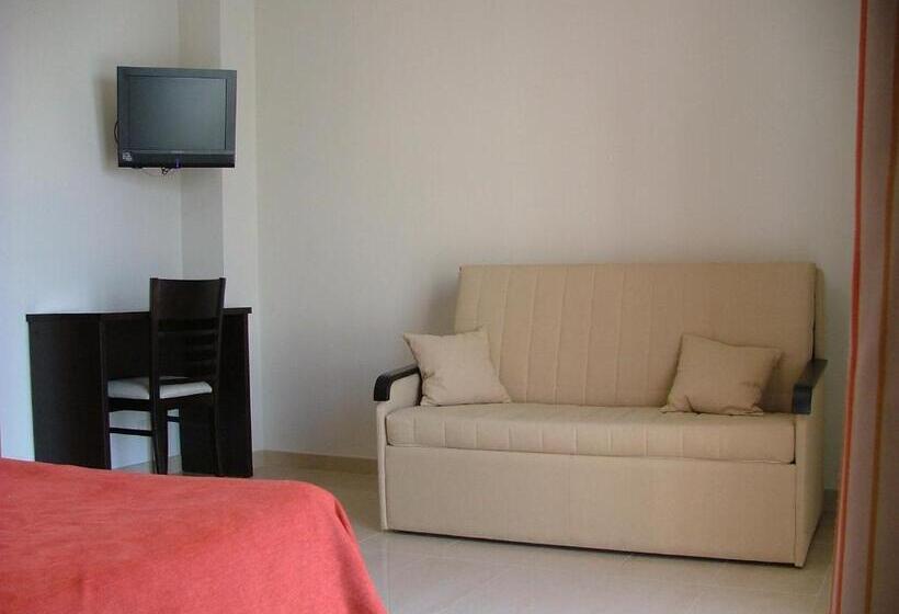 اتاق استاندارد یک نفره, La Mirada