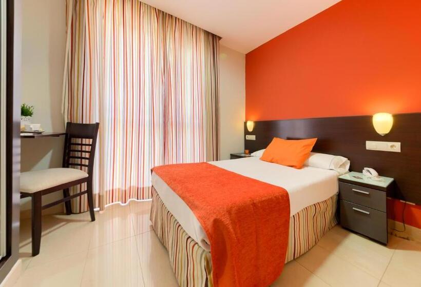 اتاق استاندارد سه نفره, La Mirada