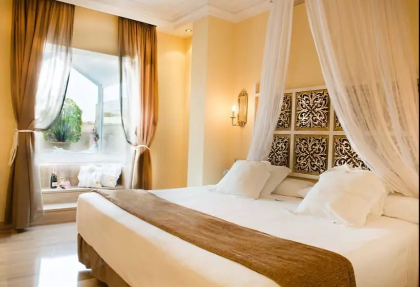 اتاق استاندارد سه نفره, Los Angeles Granada