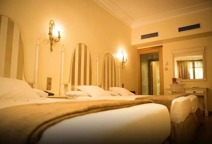 اتاق استاندارد سه نفره, Los Angeles Granada