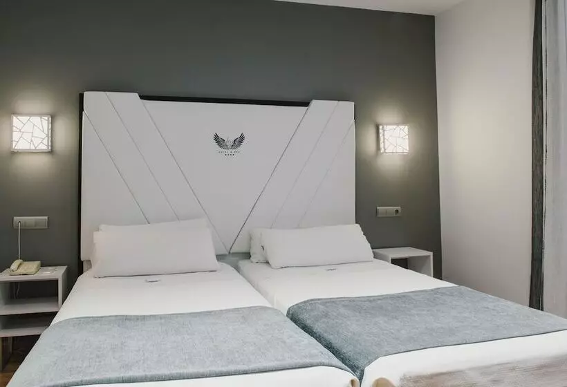 اتاق استاندارد سه نفره, Los Angeles Granada