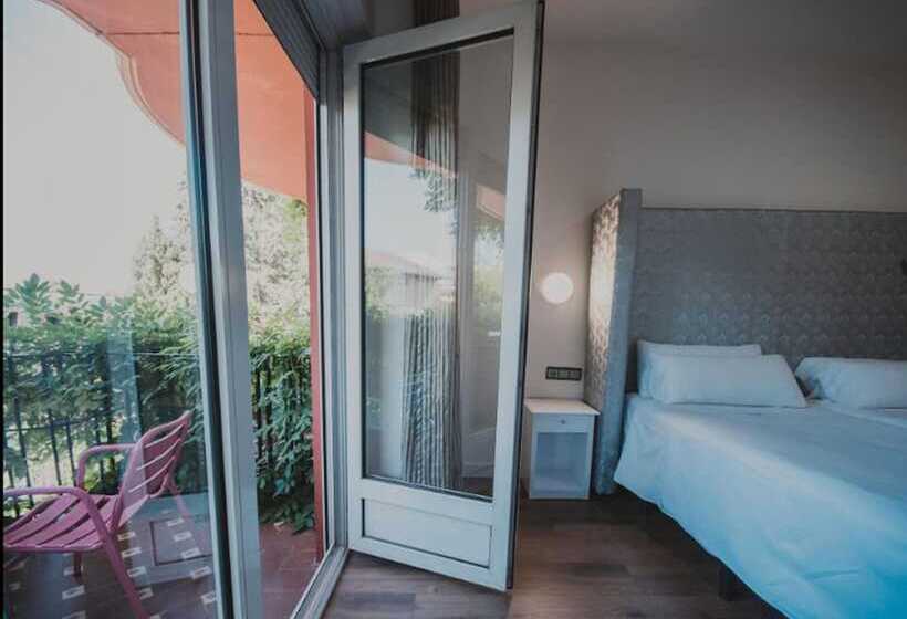 اتاق استاندارد با بالکن, Los Angeles Hotel & Spa