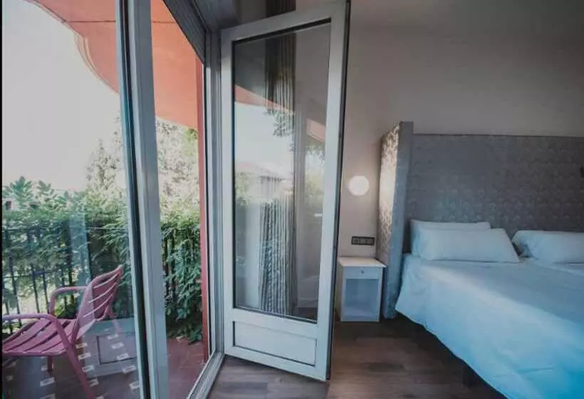اتاق استاندارد با بالکن, Los Angeles Granada