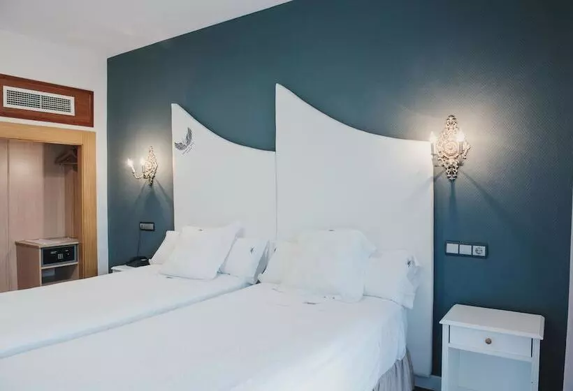 اتاق استاندارد با بالکن, Los Angeles Granada