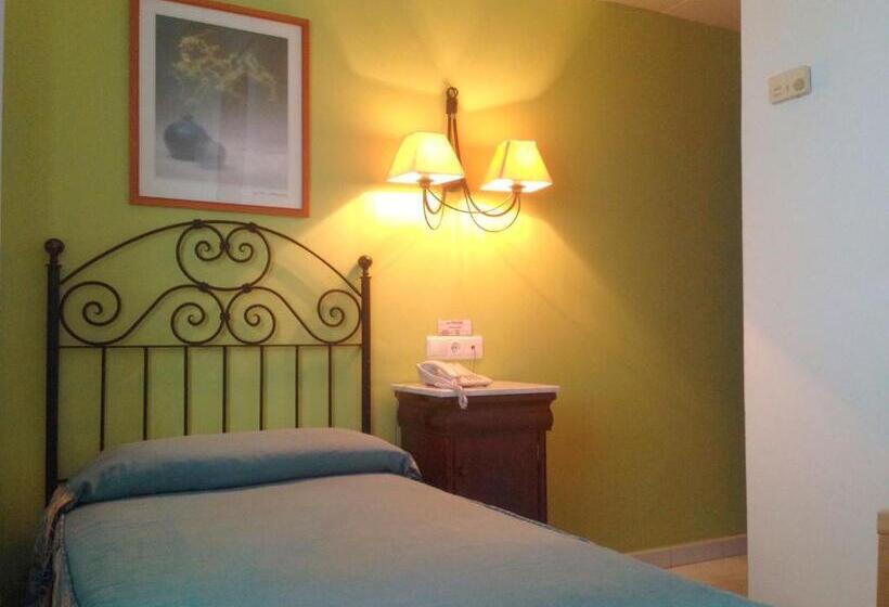 اتاق استاندارد یک نفره, Maestre