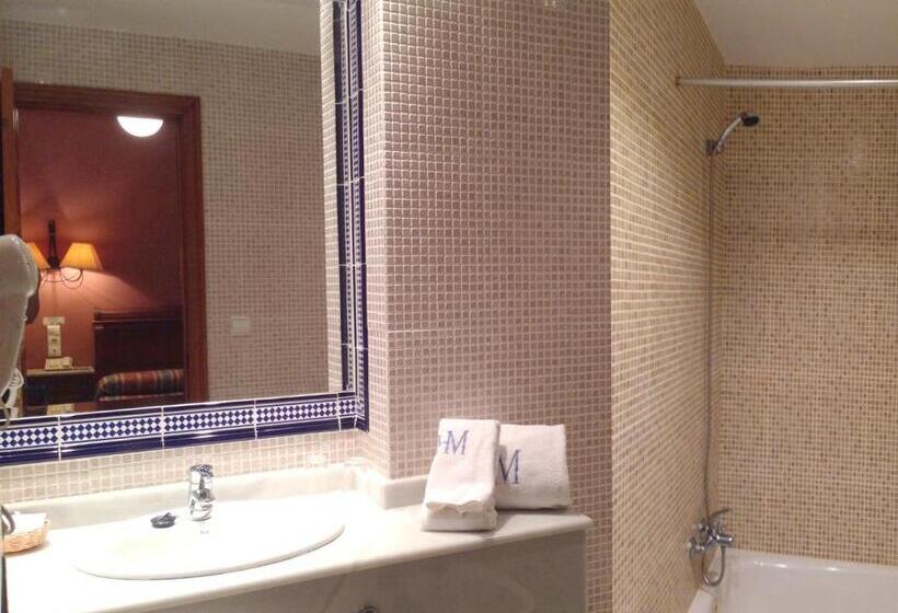 اتاق استاندارد سه نفره, Maestre