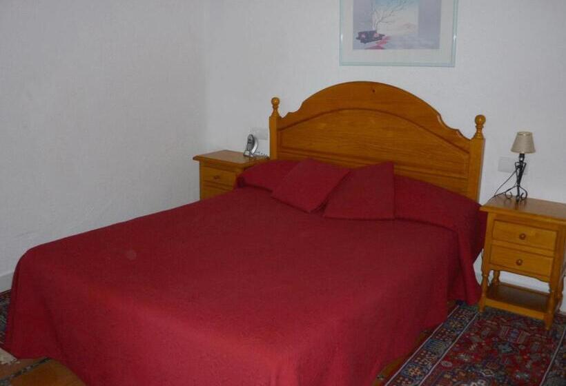 חדר סטנדרט נוף להרים, Port Lligat